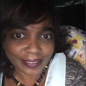 Meet your Posher, Leslie